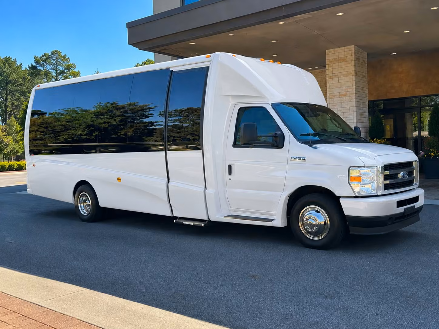 minibuses in largo for smaller prom groups who want privacy and comfort